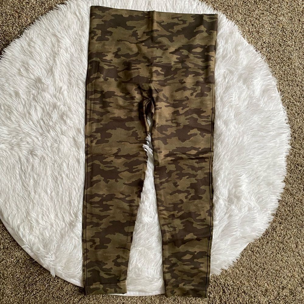 SPANX Camo Seamless Leggings Womens Size Large‎